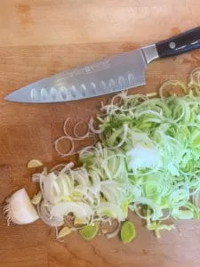 A picture of leek sliced