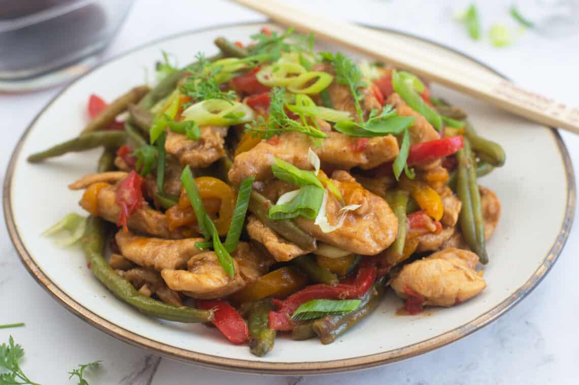 20 Minute Keto Chicken Stir Fry (11g Net Carbs) - JackSlobodian