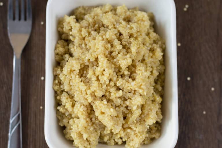 A batch of fluffy quinoa in a bowl.