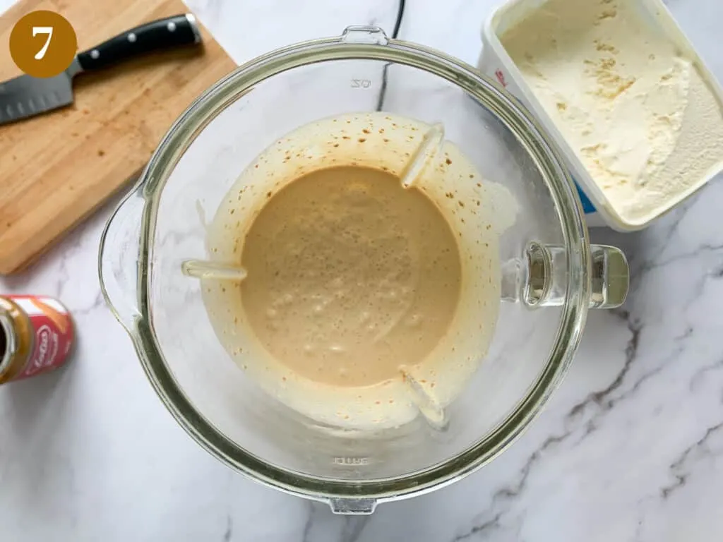 Biscoff milkshake in the blender