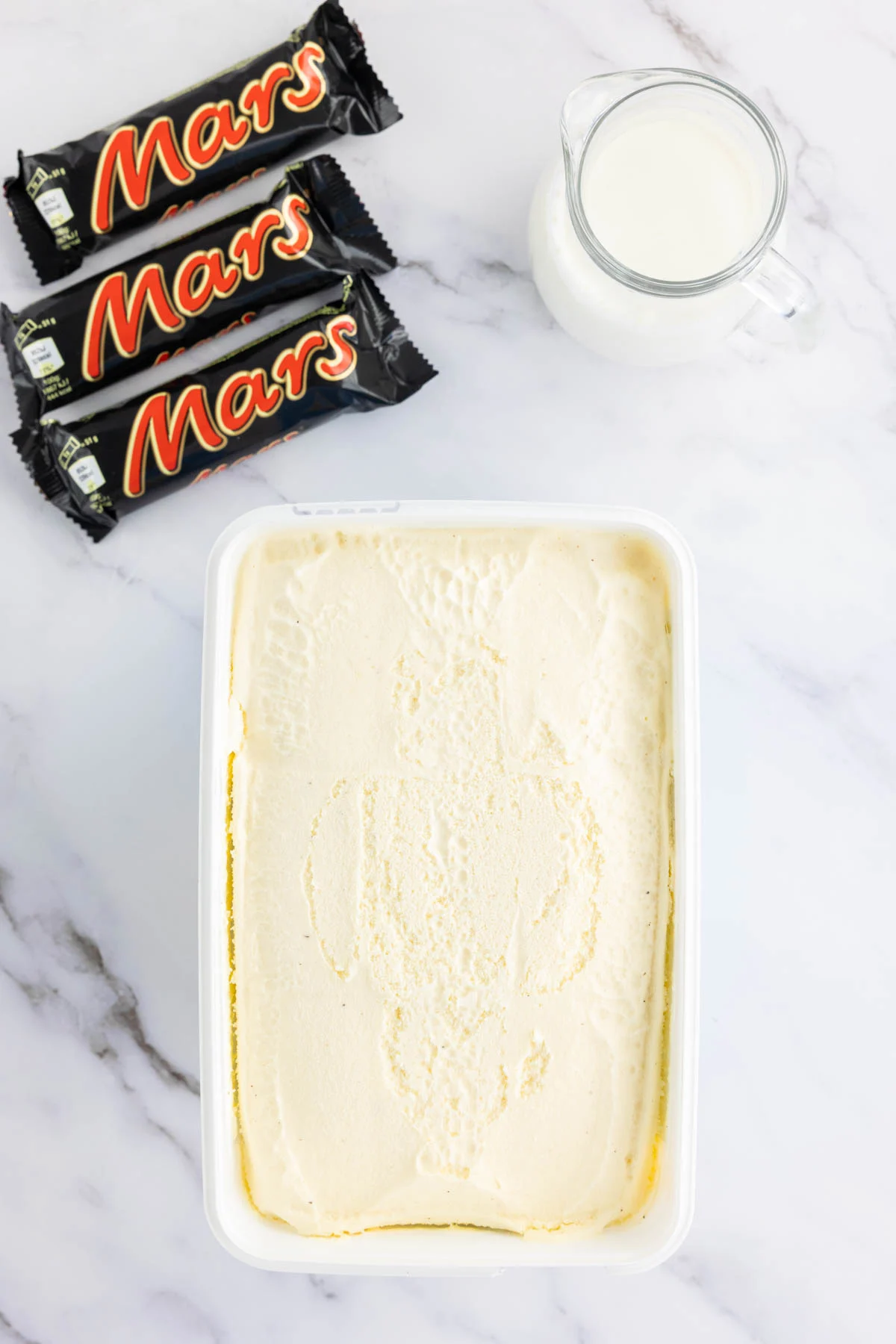 mars milkshake ingredients: mar bars, vanilla ice cream and milk