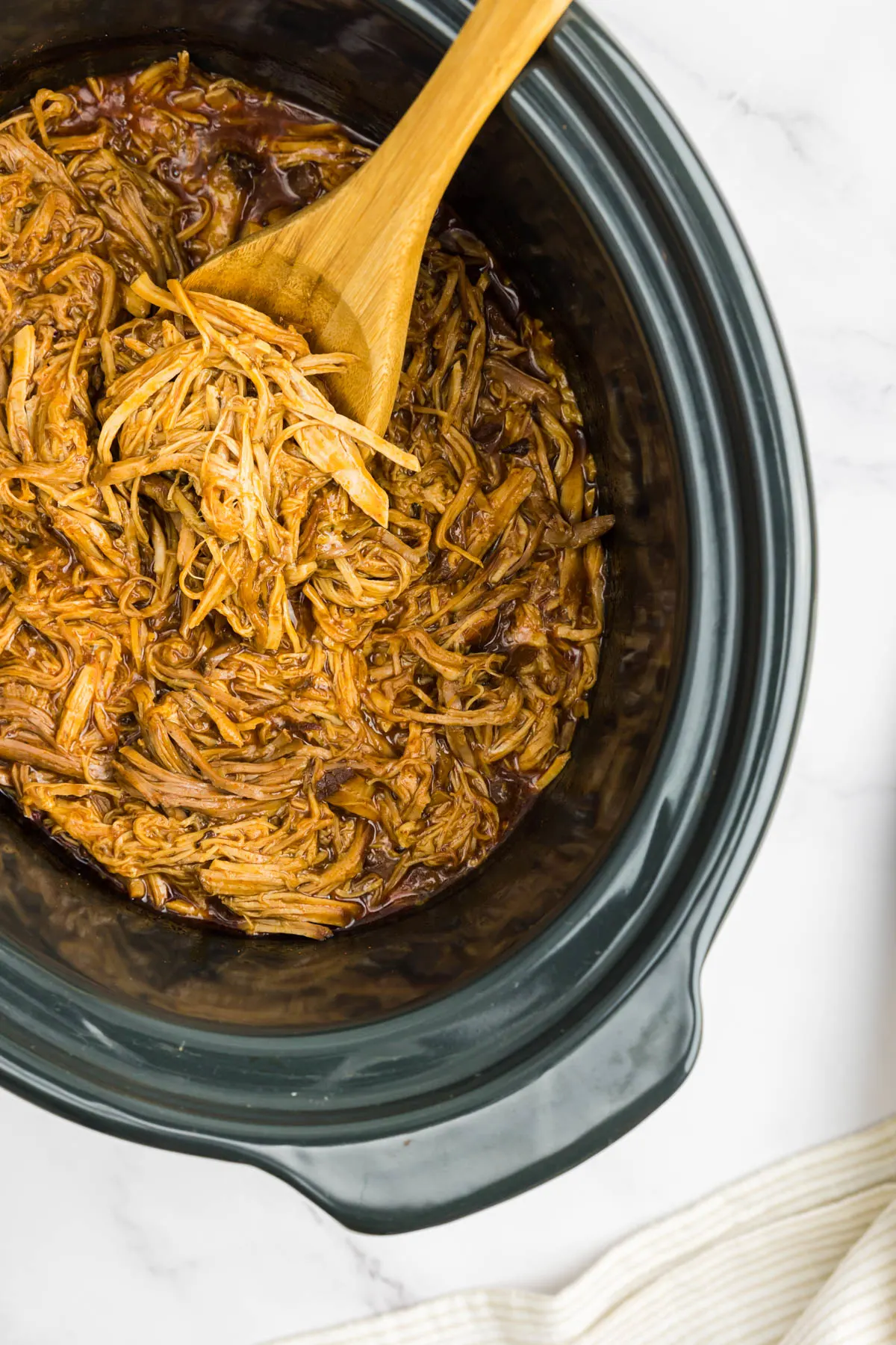 Slow cooker pulled pork with bbq