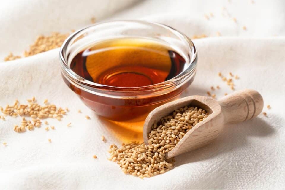 6 Best Sesame Oil Substitutes From a Chef