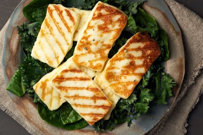 Grilled halloumi in a salad.